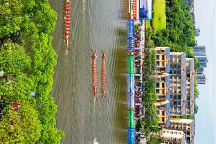 丹尼斯-史密斯谈此前客场之旅：我们没打出高水准 只想早点收工